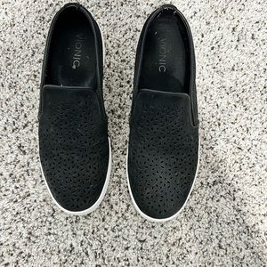 Women’s vionic slip on black sneaker’s.